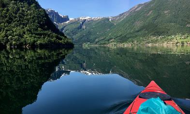 Guided sea kayak tour on the Hardangerfjord