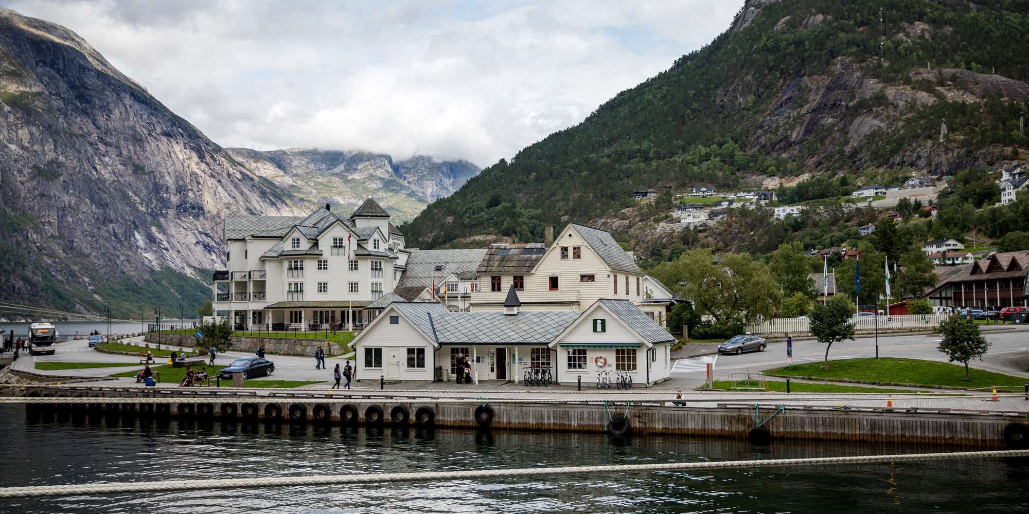 Fjordcruise på Hardangerfjorden - visitBergen.com